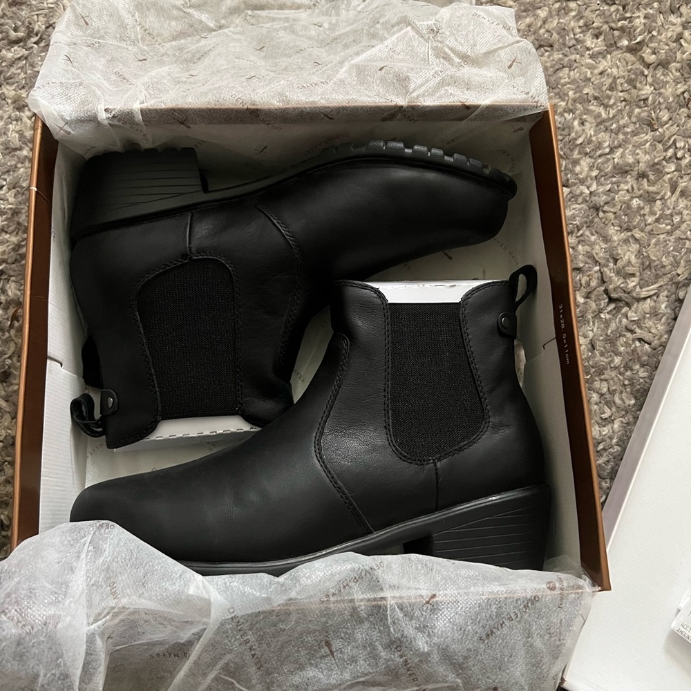 Denver Hayes Black Leather Heeled Boots
